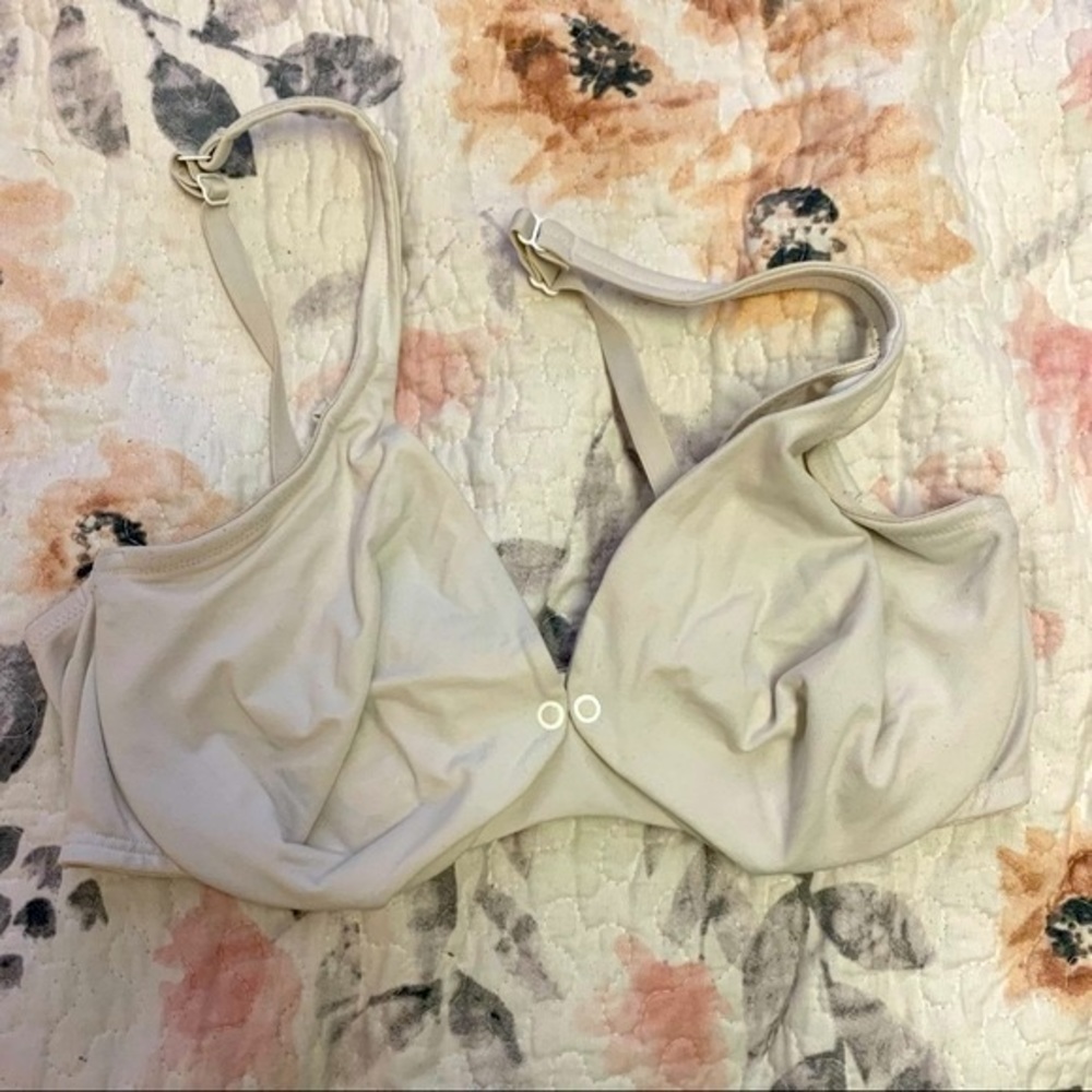 Nursing Bra for Breastfeeding Moms with Snaps